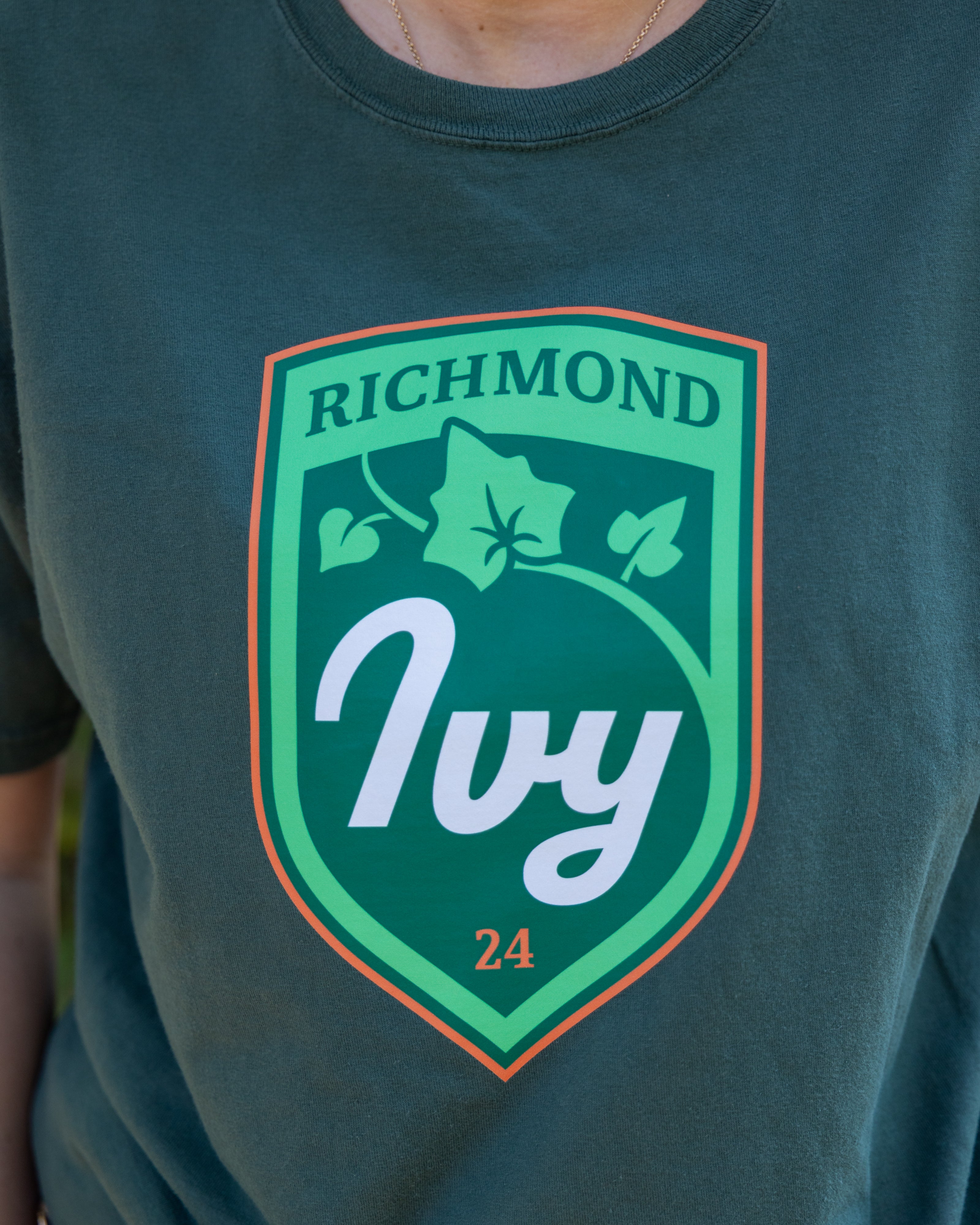 Ivy Crest Green Tee - Large Logo